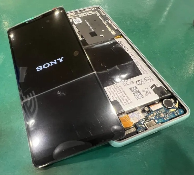 Xperia10Ⅳ　液晶不良の交換修理　【ファミリ柏店】